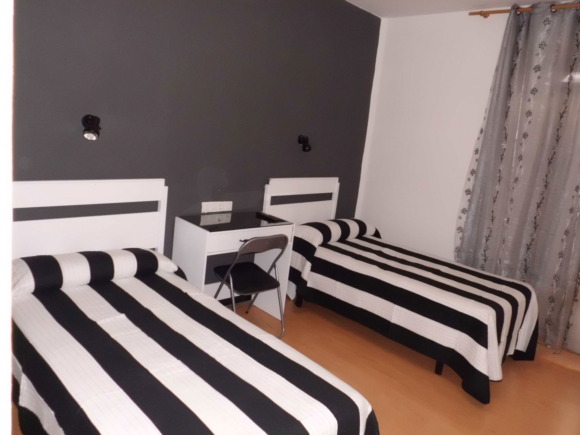 Hostal Lima Valladolid Extérieur photo