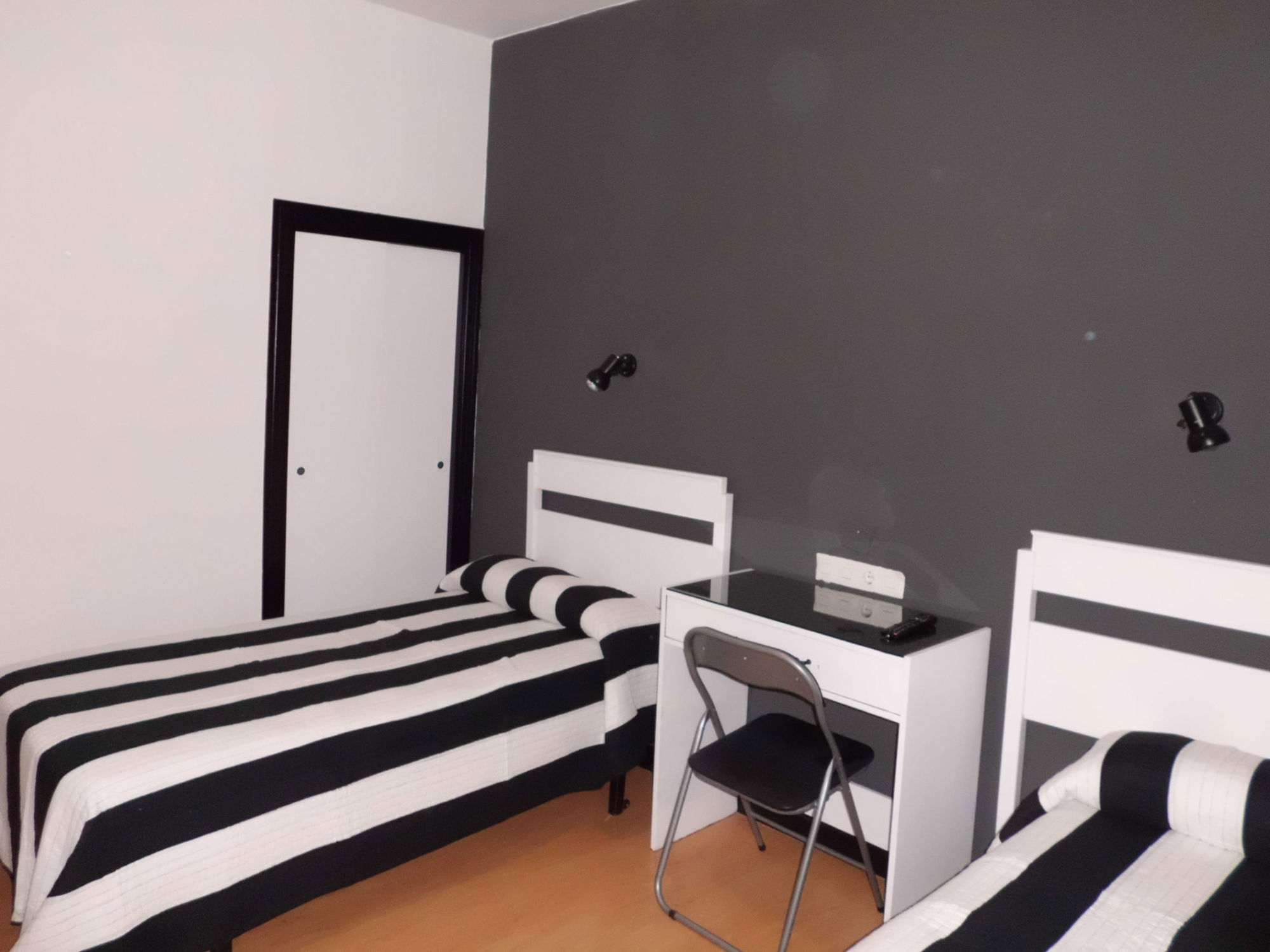 Hostal Lima Valladolid Extérieur photo