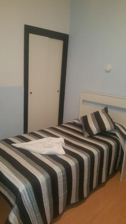 Hostal Lima Valladolid Extérieur photo