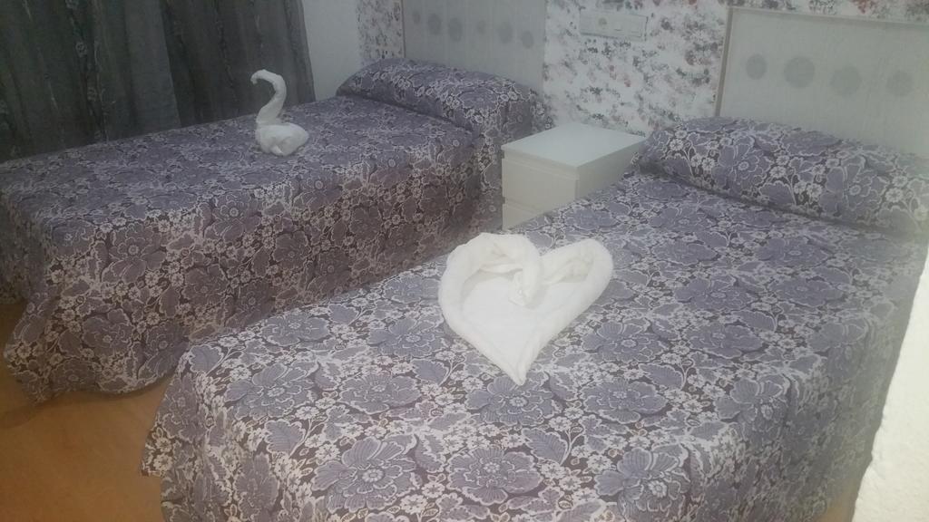 Hostal Lima Valladolid Extérieur photo