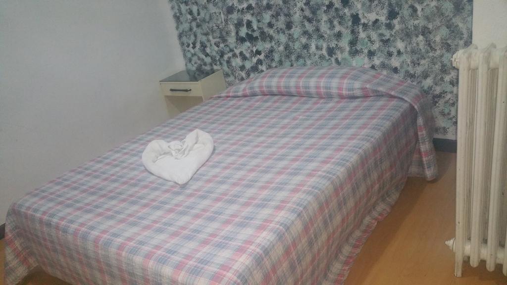 Hostal Lima Valladolid Extérieur photo