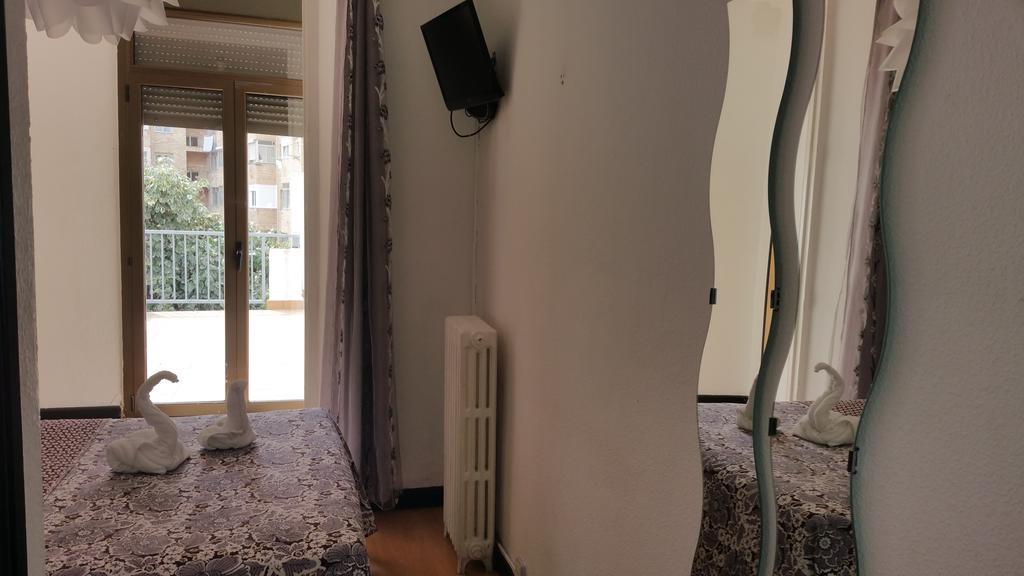 Hostal Lima Valladolid Extérieur photo