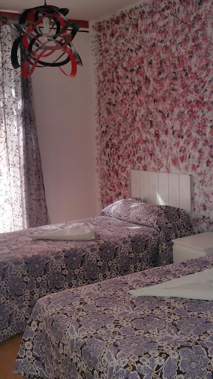 Hostal Lima Valladolid Extérieur photo