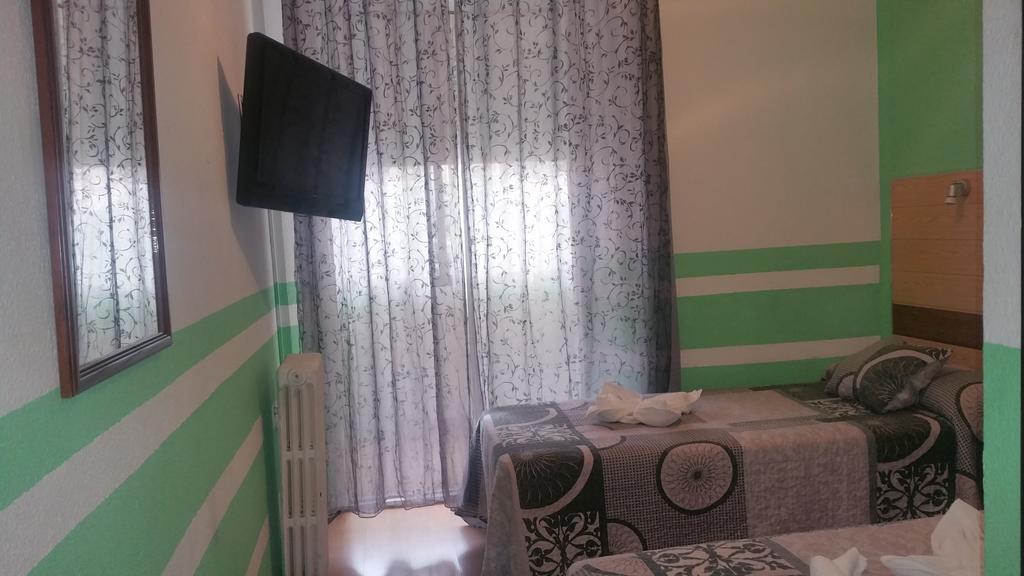 Hostal Lima Valladolid Extérieur photo