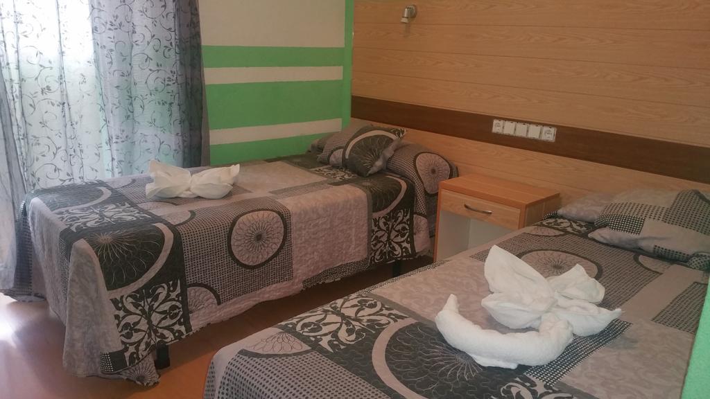 Hostal Lima Valladolid Extérieur photo