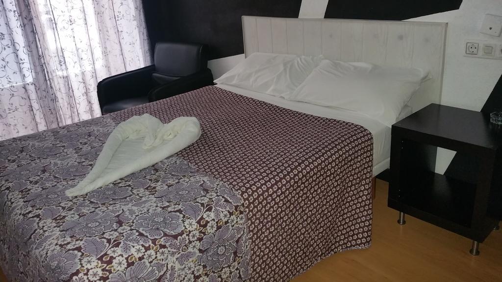 Hostal Lima Valladolid Extérieur photo