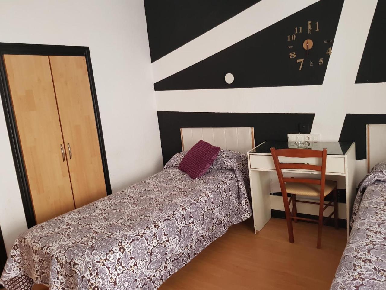 Hostal Lima Valladolid Extérieur photo
